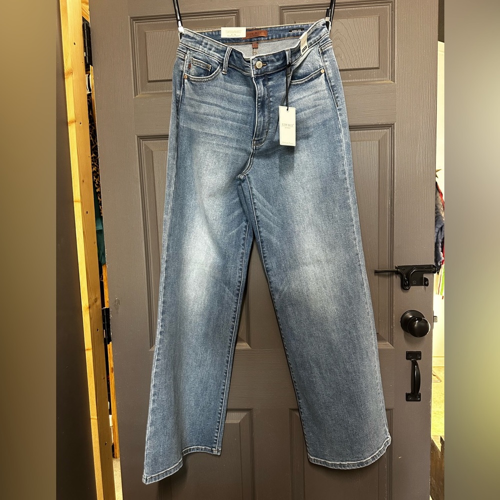 NWT Judy Blue Women’s Light Blue High Rise Wide Leg Jeans